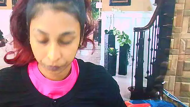 Snapshot of IndianSexyButt chatting on May 20, 6:19 am IndianSexyButt online show from May 20, 6:19 am