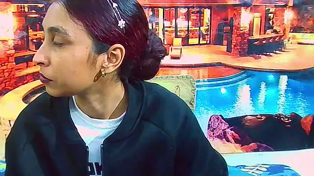 Snapshot of IndianSexyButt chatting on June 13, 5:27 am IndianSexyButt online show from June 13, 5:27 am