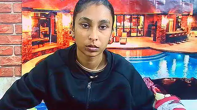 Snapshot of IndianSexyButt chatting on June 15, 5:09 am IndianSexyButt online show from June 15, 5:09 am