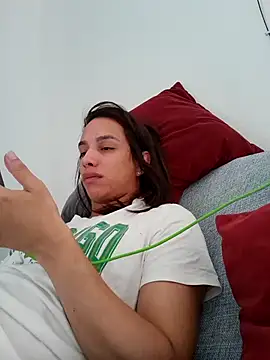 ofjuliaa online show from May 1, 2:54 pm