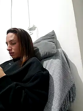 Snapshot of ofjuliaa chatting on June 18, 2:56 am ofjuliaa online show from June 18, 2:56 am