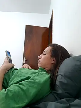 Snapshot of ofjuliaa chatting on June 30, 6:36 am ofjuliaa online show from June 30, 6:36 am