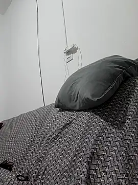 Snapshot of ofjuliaa chatting on July 7, 2:47 am ofjuliaa online show from July 7, 2:47 am