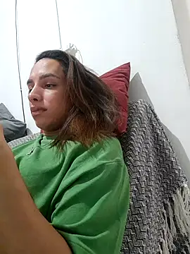 Snapshot of ofjuliaa chatting on July 12, 6:10 pm ofjuliaa online show from July 12, 6:10 pm