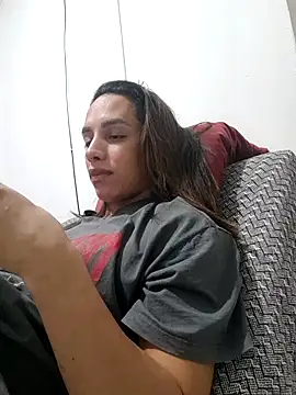 Snapshot of ofjuliaa chatting on July 18, 1:21 am ofjuliaa online show from July 18, 1:21 am