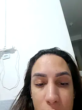 Snapshot of ofjuliaa chatting on July 30, 10:42 pm ofjuliaa online show from July 30, 10:42 pm
