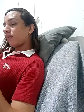 Snapshot of ofjuliaa chatting on July 31, 10:31 pm ofjuliaa online show from July 31, 10:31 pm