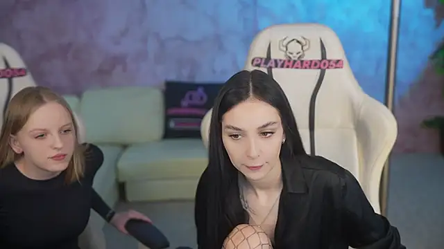 Snapshot of Mila_Rose054 chatting on February 21, 11:33 am Mila Rose054 online show from February 21, 11:33 am