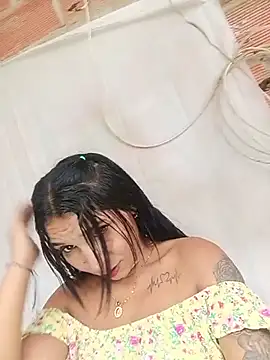 Snapshot of chikivivi- chatting on June 15, 1:57 pm chikivivi- online show from June 15, 1:57 pm