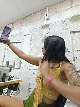 Snapshot of chikivivi- chatting on June 21, 1:57 pm chikivivi- online show from June 21, 1:57 pm