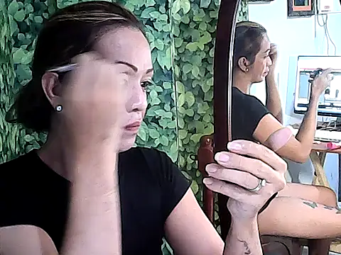 Simplewild21 online show from April 19, 1:54 pm