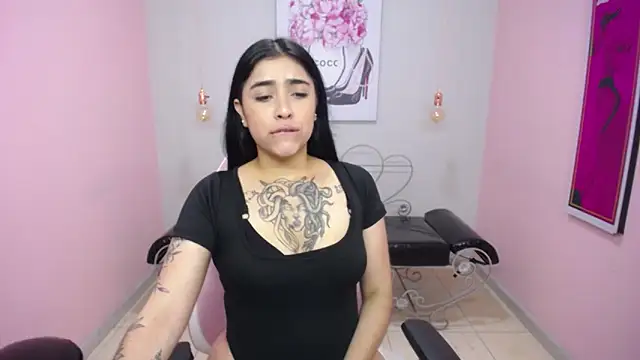 Snapshot of Adri_gomez_x chatting on May 11, 12:55 pm Adri gomez x online show from May 11, 12:55 pm