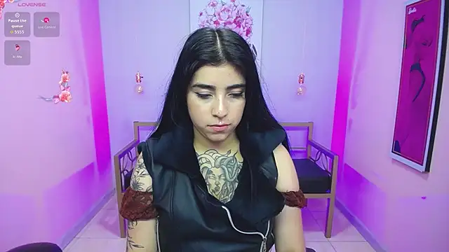 Snapshot of Adri_gomez_x chatting on May 15, 12:23 pm Adri gomez x online show from May 15, 12:23 pm