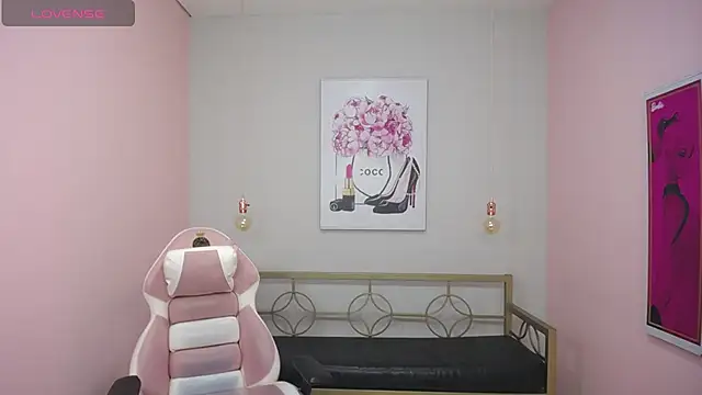 Snapshot of Adri_gomez_x chatting on May 18, 12:55 pm Adri gomez x online show from May 18, 12:55 pm