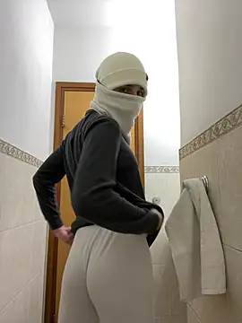 petiteyanel online show from January 10, 7:04 pm