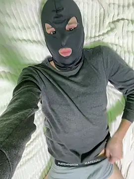 petiteyanel online show from March 11, 6:41 am