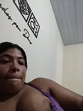 Snapshot of Indiafogosa23 chatting on May 25, 5:41 pm Indiafogosa23 online show from May 25, 5:41 pm