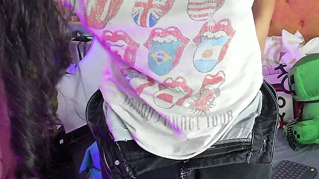 MeowMota  online show from February 6, 7:17 pm