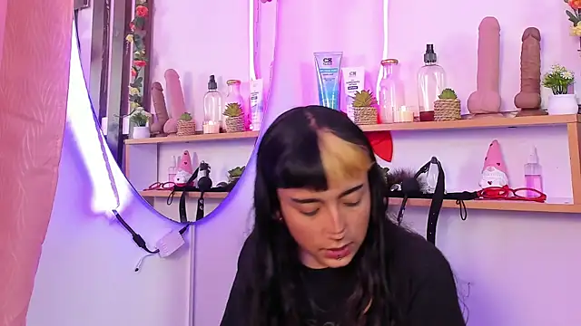 MeowMota  online show from April 24, 6:32 pm
