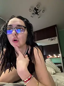 Snapshot of AmayaDominique chatting on March 19, 3:05 pm AmayaDominique online show from March 19, 3:05 pm