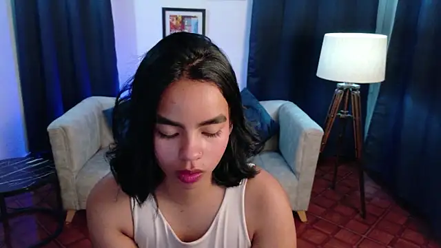 Snapshot of SofiaMante_ chatting on June 6, 1:00 am SofiaMante online show from June 6, 1:00 am