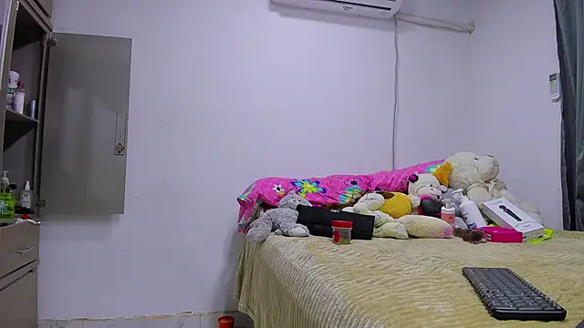 vennuss19 online show from February 23, 9:56 pm