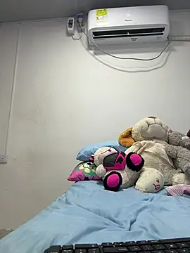 vennuss19 online show from March 17, 9:51 pm