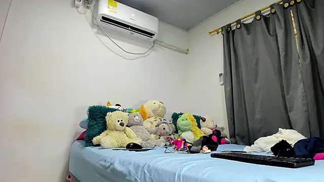 Snapshot of vennuss19 chatting on July 27, 9:55 pm vennuss19 online show from July 27, 9:55 pm