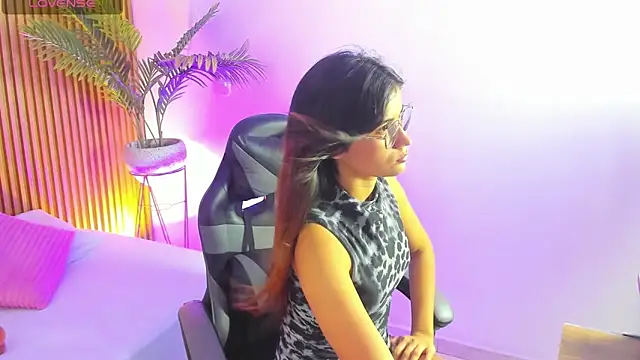 Snapshot of scarlett_rosse_x chatting on January 15, 7:06 pm scarlett rosse x online show from January 15, 7:06 pm