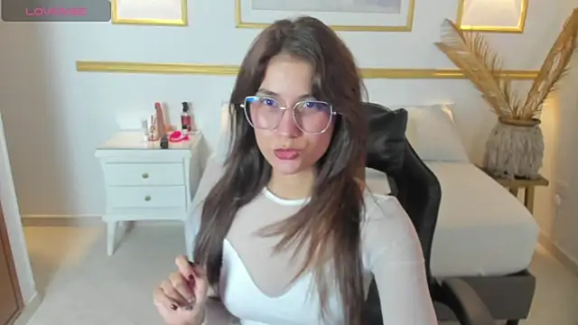 Snapshot of scarlett_rosse_x chatting on February 21, 2:12 am scarlett rosse x online show from February 21, 2:12 am