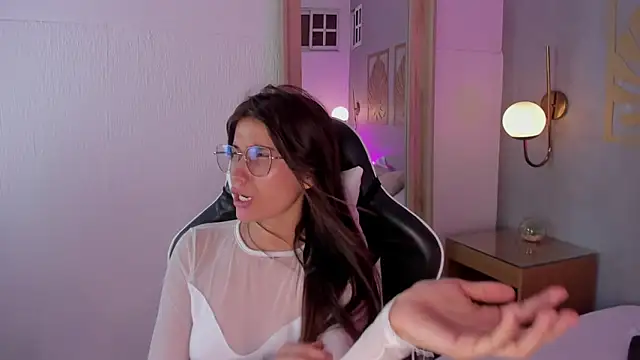 Snapshot of scarlett_rosse_x chatting on March 8, 2:15 am scarlett rosse x online show from March 8, 2:15 am