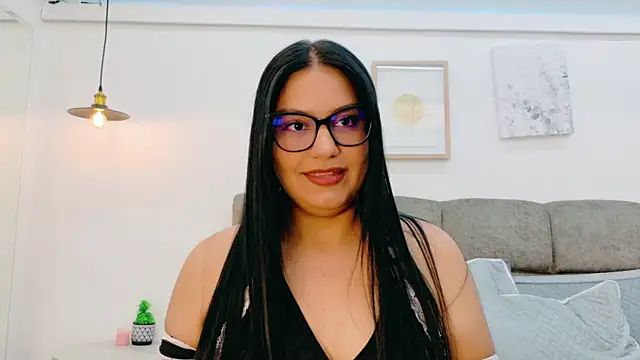 Snapshot of AlmaRose_ chatting on May 7, 1:05 pm AlmaRose online show from May 7, 1:05 pm