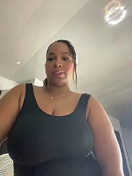 Snapshot of NataliaMillers chatting on June 5, 11:32 pm NataliaMillers online show from June 5, 11:32 pm