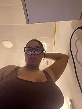 Snapshot of NataliaMillers chatting on June 19, 10:13 pm NataliaMillers online show from June 19, 10:13 pm