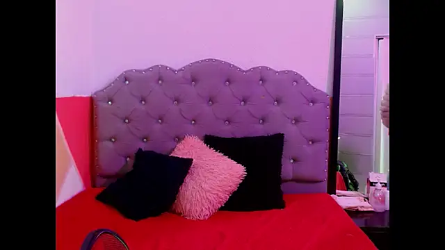 Snapshot of sofiaspring chatting on August 1, 3:55 pm sofiaspring online show from August 1, 3:55 pm
