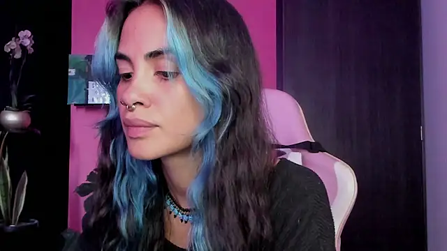 Snapshot of azula_lillet chatting on January 15, 9:40 pm azula lillet online show from January 15, 9:40 pm