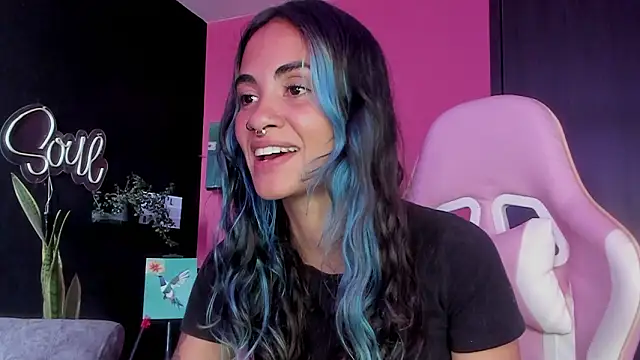 Snapshot of azula_lillet chatting on March 11, 8:04 pm azula lillet online show from March 11, 8:04 pm