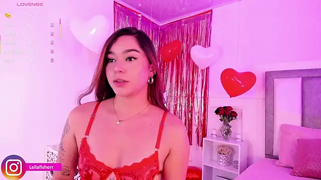 Leilafisherr online show from February 14, 9:00 pm