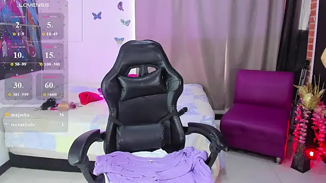 lune rose online show from March 8, 5:28 pm