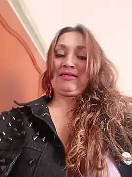 Snapshot of Alejandra_N chatting on July 9, 4:55 pm Alejandra N online show from July 9, 4:55 pm