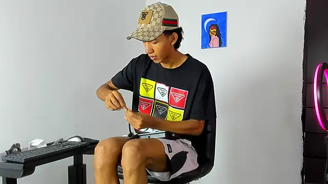 Snapshot of neitan_miller_ chatting on July 1, 12:40 pm neitan miller online show from July 1, 12:40 pm