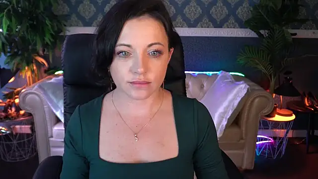 Snapshot of Dafni_Monn chatting on May 4, 1:18 pm Dafni Monn online show from May 4, 1:18 pm