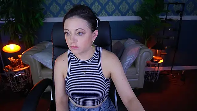 Snapshot of Dafni_Monn chatting on June 7, 5:44 am Dafni Monn online show from June 7, 5:44 am