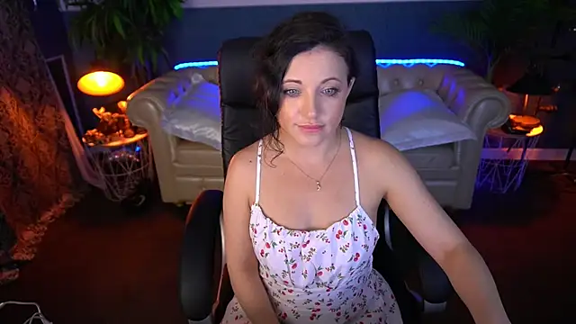 Snapshot of Dafni_Monn chatting on June 9, 5:41 am Dafni Monn online show from June 9, 5:41 am