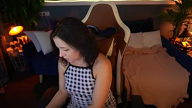 Snapshot of Dafni_Monn chatting on July 14, 10:21 am Dafni Monn online show from July 14, 10:21 am