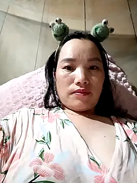 yu--yo online show from February 15, 9:44 pm