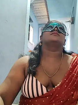 Snapshot of divyasree1431 chatting on June 14, 6:15 am divyasree1431 online show from June 14, 6:15 am