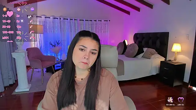 Snapshot of taylor_smiith1 chatting on May 9, 11:37 am taylor smiith1 online show from May 9, 11:37 am