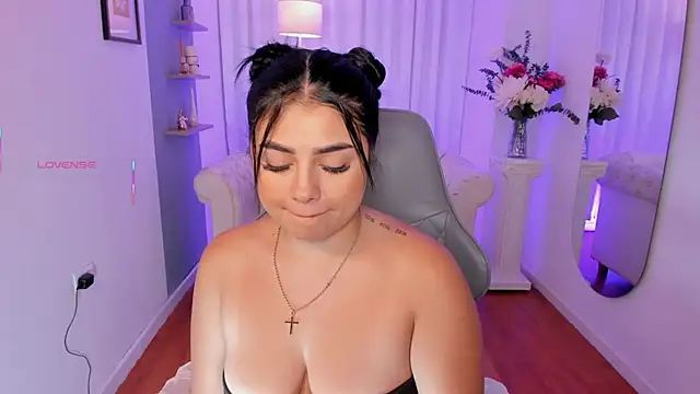 Snapshot of taylor_smiith1 chatting on June 4, 8:26 pm taylor smiith1 online show from June 4, 8:26 pm