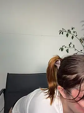 Snapshot of AliciaWhite_nt chatting on May 11, 12:38 am AliciaWhite nt online show from May 11, 12:38 am